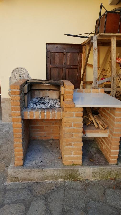 La Taverna Di Tony Bed & Breakfast Montalto Dora Bagian luar foto
